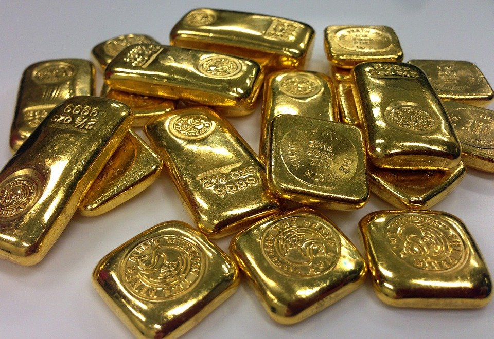 رغم التراجع العالمي.. ارتفاع سعر سبيكة الذهب في مصر