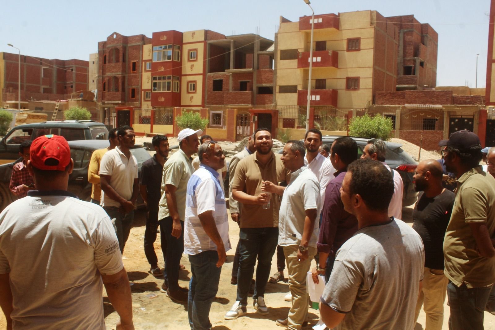 رئيس «أسوان الجديدة» يتفقد وحدات الإسكان المتوسط ضمن «سكن كل المصريين»