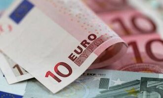 سعر اليورو اليوم الثلاثاء 13-6-2023 فى مصر