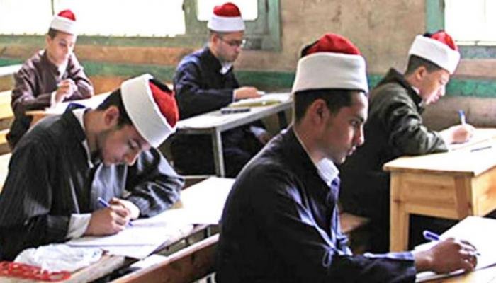 طلاب العلمي بالشهادة الثانوية الأزهرية يؤدون امتحان القرآن الكريم اليوم