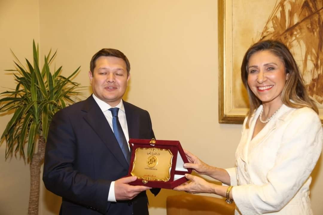 وزيرة الثقافة تستقبل نظيرها الكازاخي لبحث تعزيز التعاون المشترك